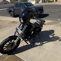 2011 HD FXDB
