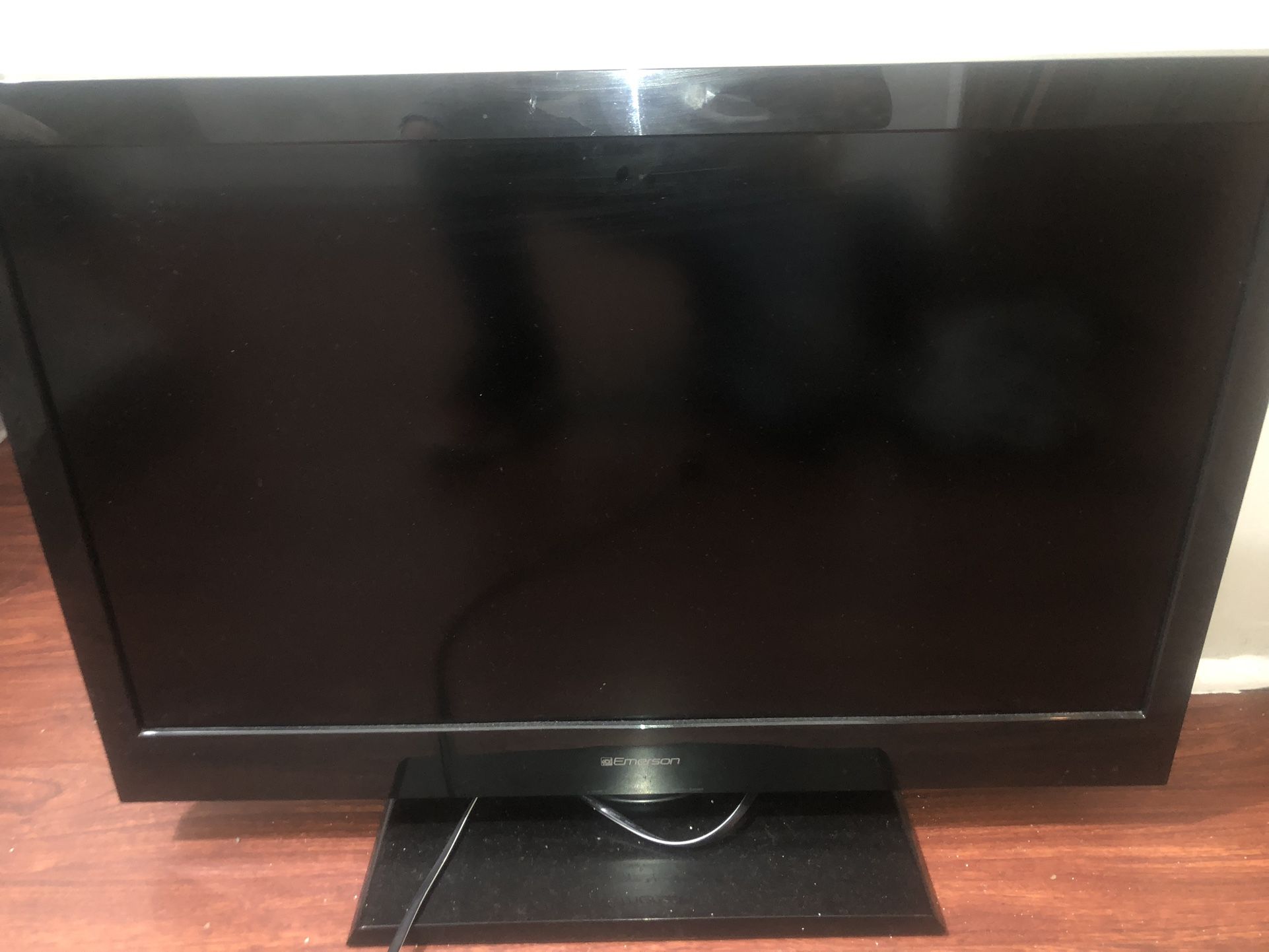Emerson Tv 30”