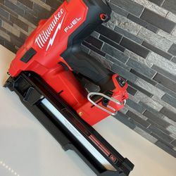 Milwaukee M18 3-1/2 in. 21-Degree Framing Nailer (Tool-Only) new $365