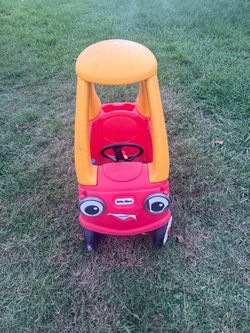 Little Tikes Cozy Coupe Ride-On Toy