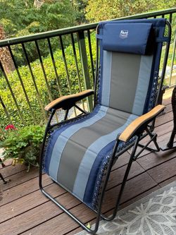 O gravity lawn chair