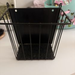 Hay feeder