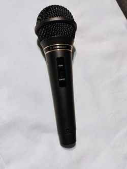 Pioneer SM58 Style Microphone.