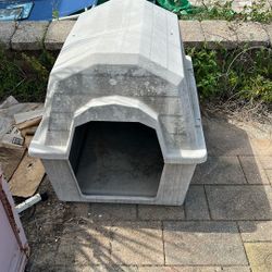Doghouse 