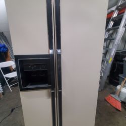 Kenmore Refrigerator 2 Doors