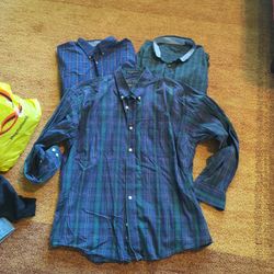 Three Men's Long Sleeve Button Down Shirt Large