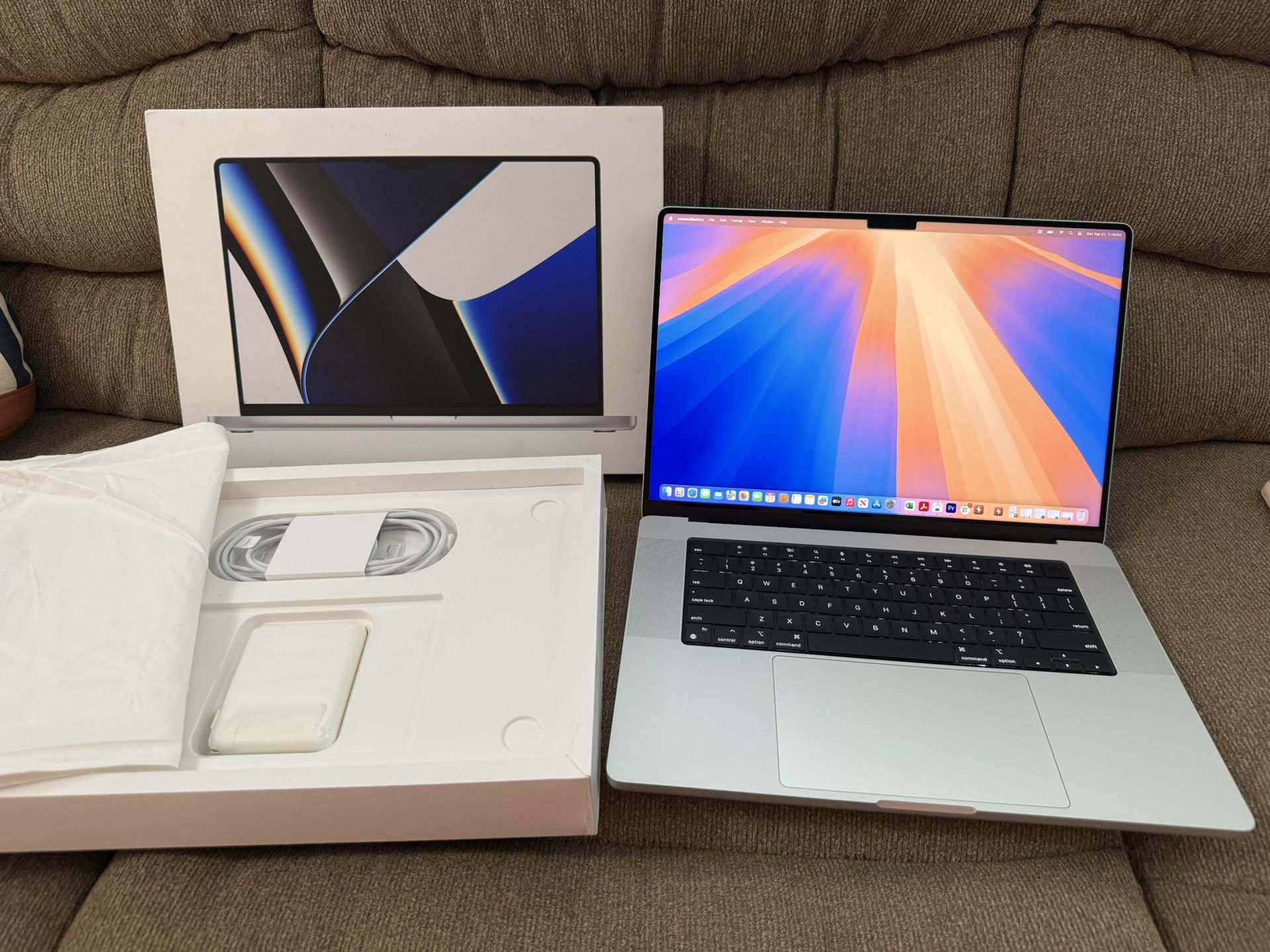 2021/2022 MacBook Pro 16” , M1 Pro ,16gb Ram, 1TB SSD, 55 Battery Cycles, Excellent