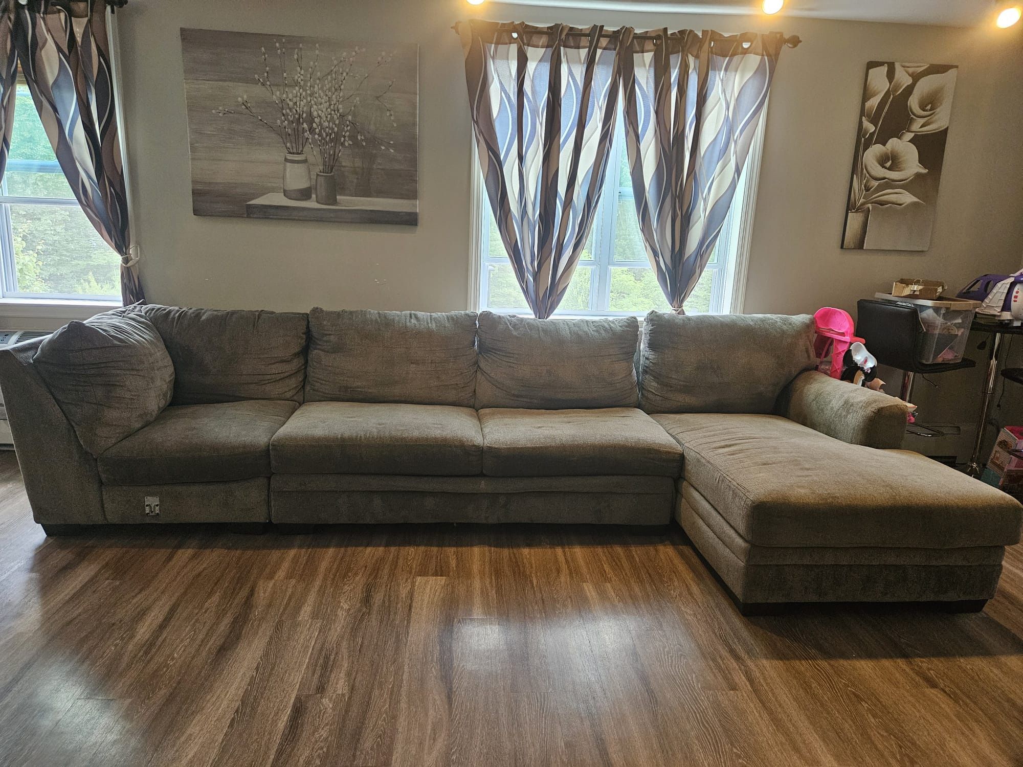 Sectional In Good Condition