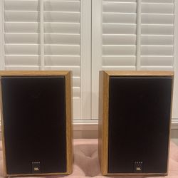 JBL 2500 bookshelf speakers