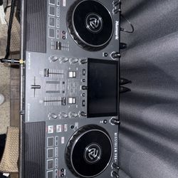 Numark Mixstream Pro+