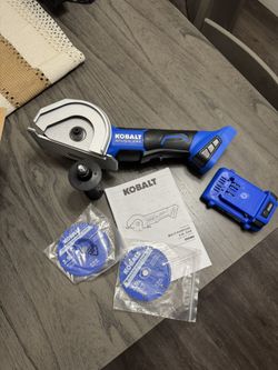 Kobalt 24v 4in saw (no charger but battery is included)