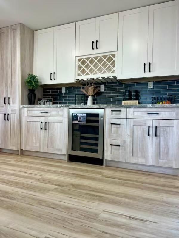 White Shaker And Genesis Oak Shaker