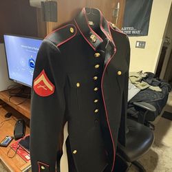 USMC dress Blue Jacket 39L