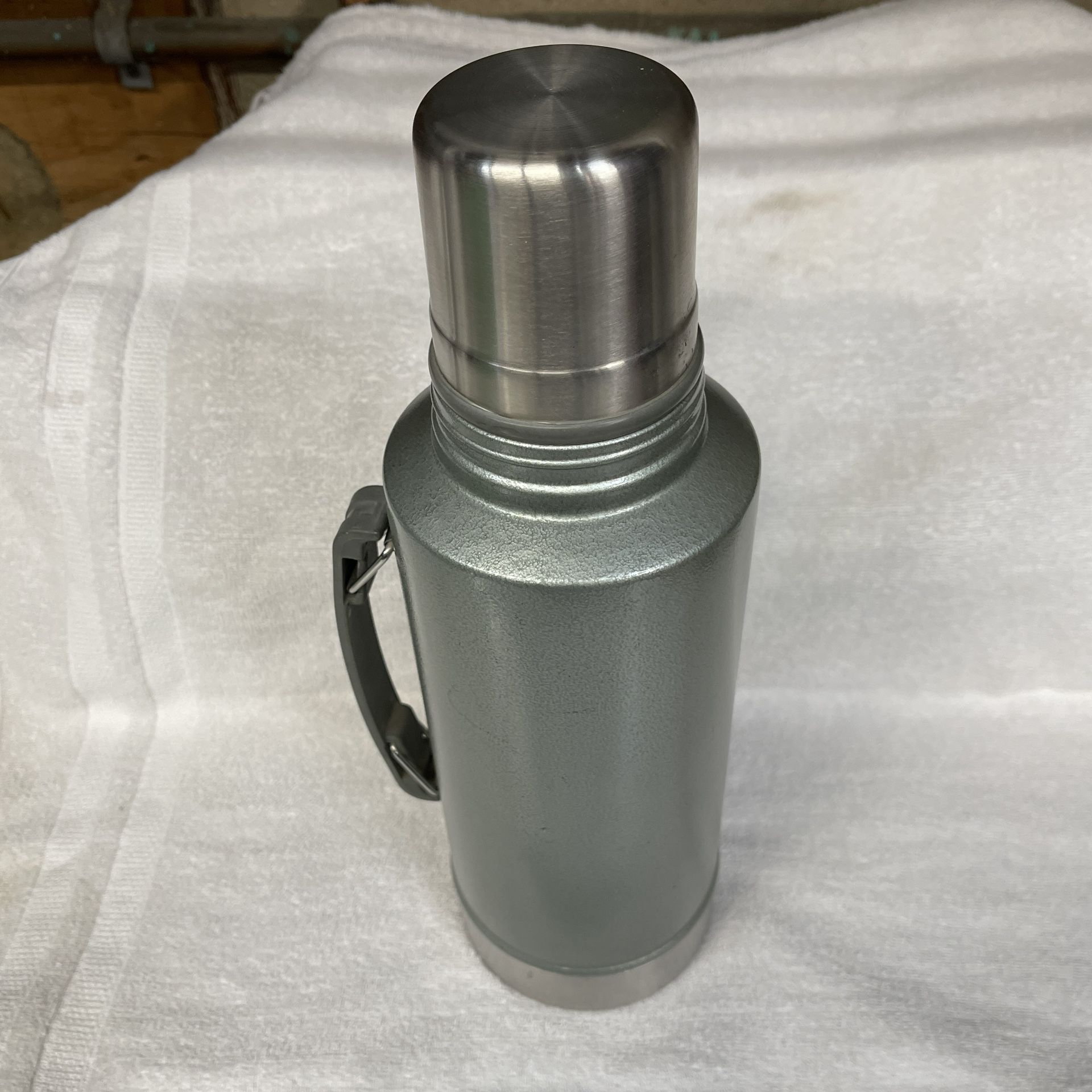New Stanley Classic Bull Logo Thermos Stainless Steel Made In USA One Quart  for Sale in Puyallup, WA - OfferUp