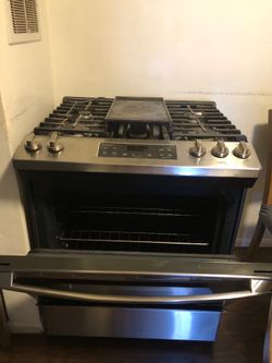 GE - kitchen stove - fully functioning