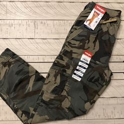 BOY'S WRANGLER® FREE TO STRETCH GAMER CARGO PANT 