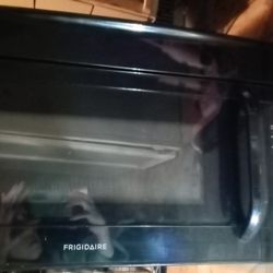 LIKE NEW FRIGIDAIRE OVER THE RANGE MICROWAVE 