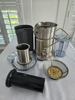 Breville Juicer- Juice Fountain Plus. Model JE98XL. (New = $199 / Asking $84)