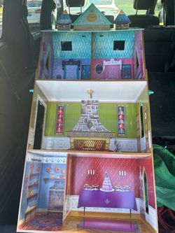 Disney Frozen Arendelle Castle Dollhouse