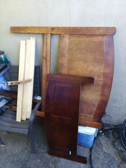 $20 twin bed frame..wood I. Great condition