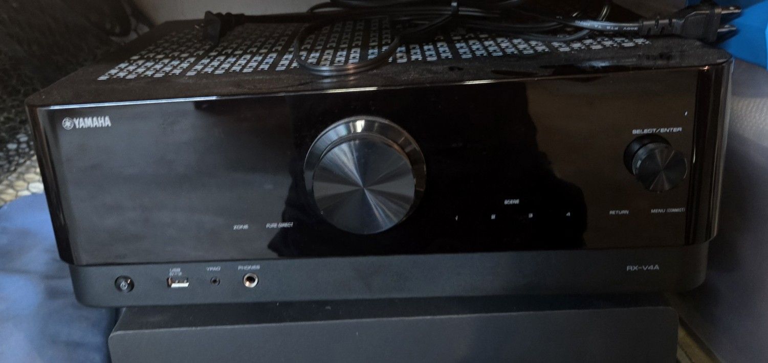 Yamaha Reciever RX-V4A