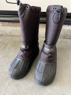 Kids Kamik Snow Boots Size 4