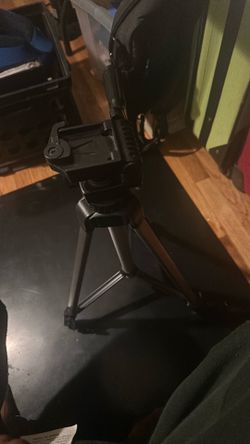 Free tripod stand