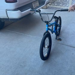 Free agent Novus BMX Bike