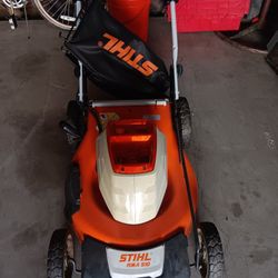 STIHL Battery Powered Ĺawn Mower