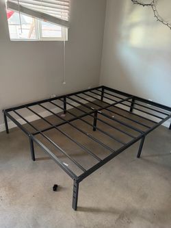 Bed frame queen
