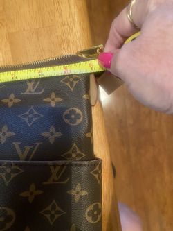 Louis Vuitton Small Hand Bag for Sale in Buckeye, AZ - OfferUp