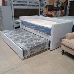 Day Bed With Two Twin Mattresses 