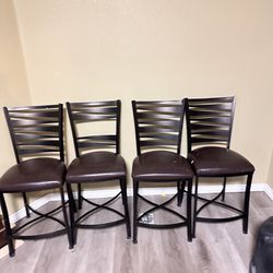 4 Dinning Chairs. 