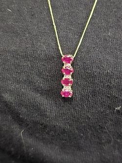 Beautiful 18kt Necklace With 4 RARE mogok Rubies And Diamond Pendant