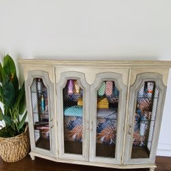 Display  cabinet Thomasville