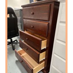 Dresser/ Five drawers dresser