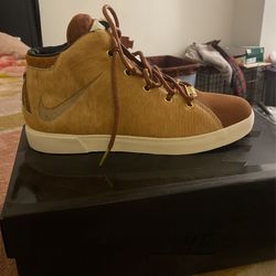 Nike Lebron X11 NSW Lion  Size 8.5 Brand New 