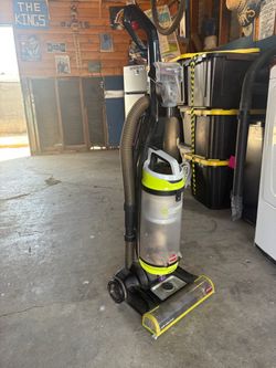 Bissell CleanView Swivel Pet Vacuum