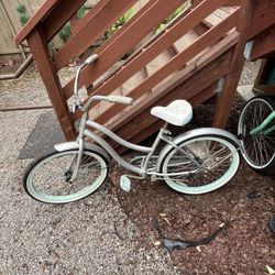Beach Cruiser (girls) Used