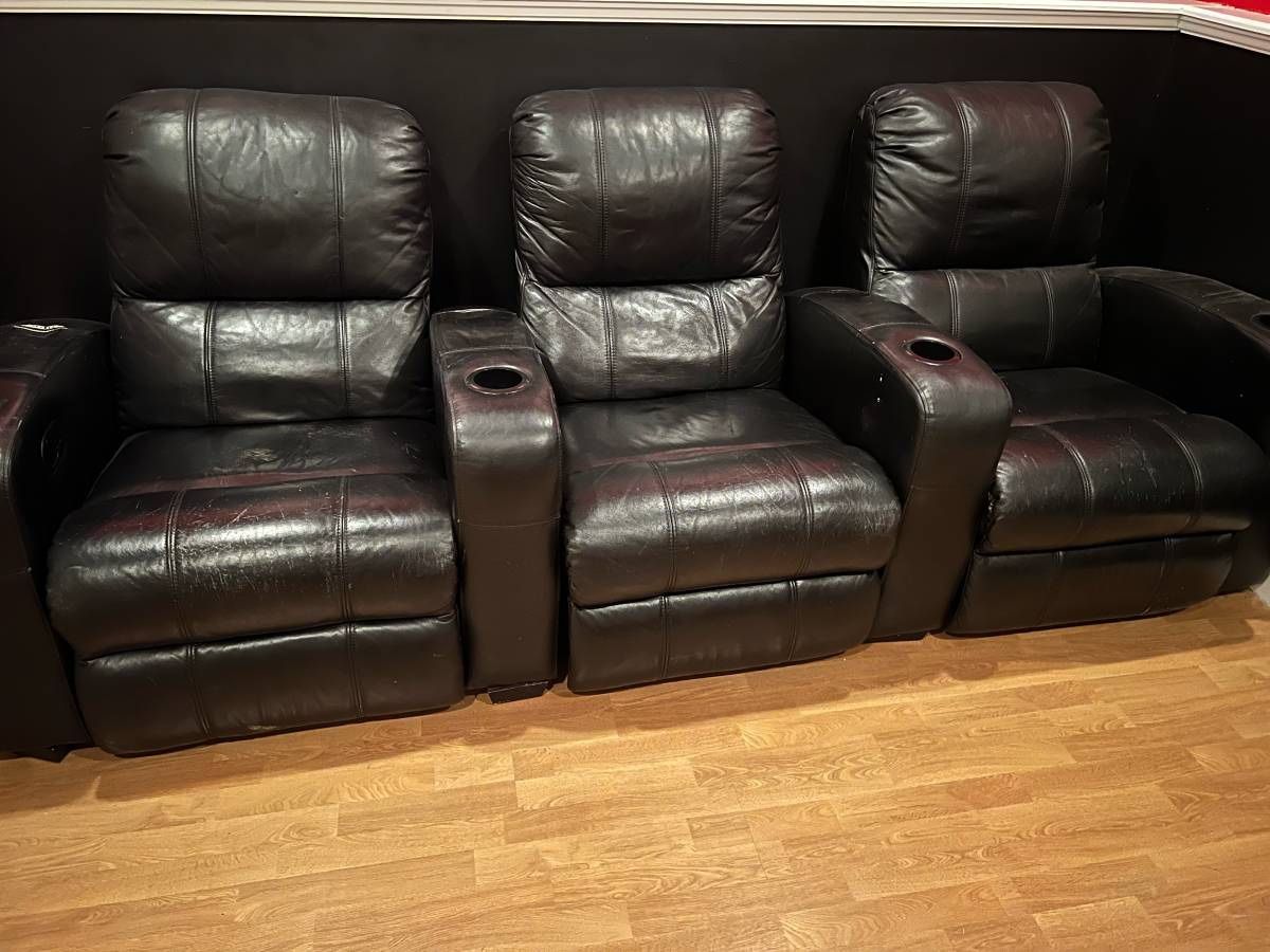 3 Seat Black Recliner