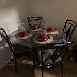 Dining/Kitchen Table 