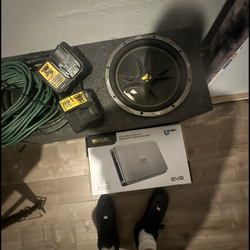 Kicker comp 12s (used but works) with 2500 watt amp (brand new)