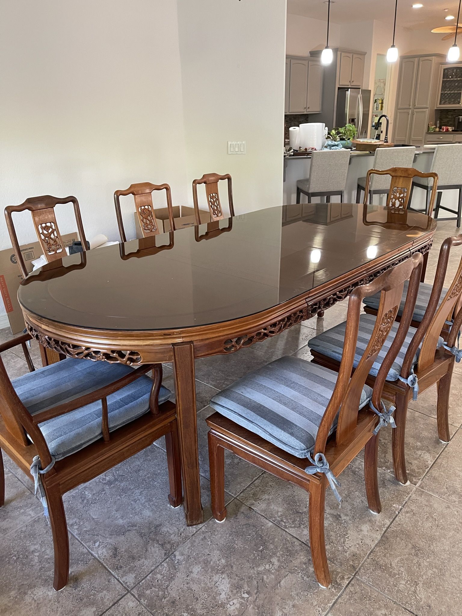 Dining Room Table and Chairs - GREAT CONDITION!