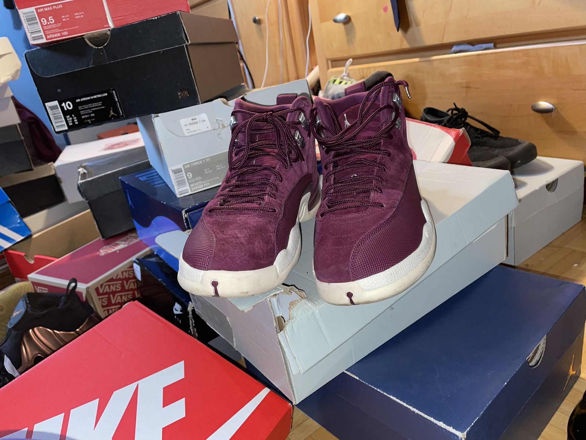 Jordan 12 Bordeaux
