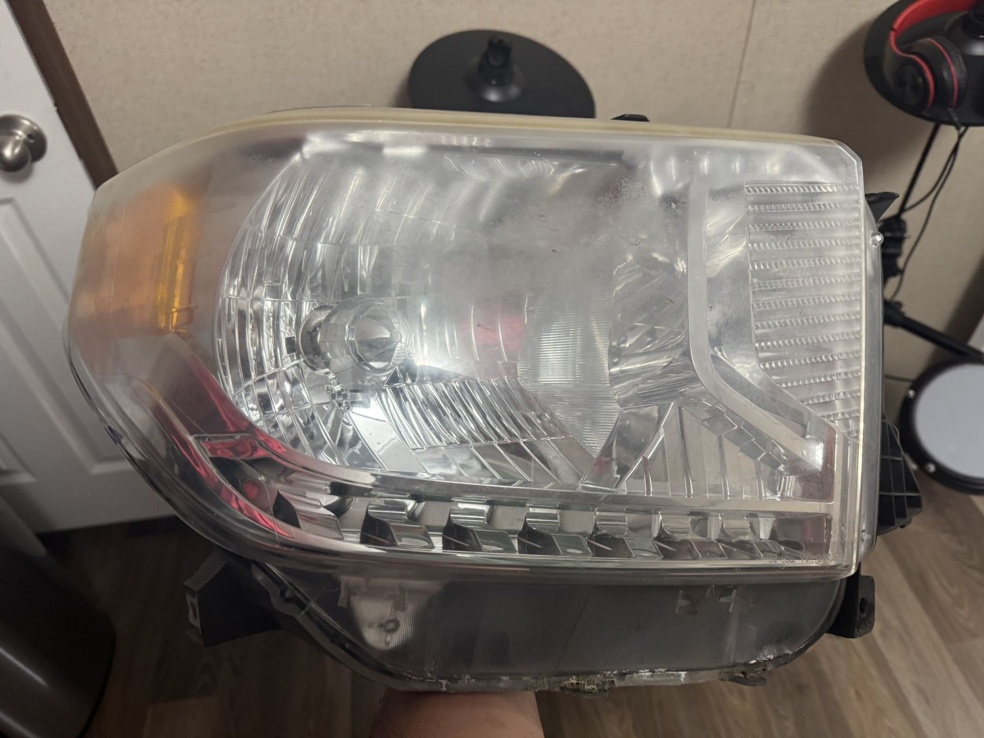 Toyota Tundra 2016 Headlights