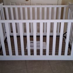 3 In 1 Convertible Baby Crib 