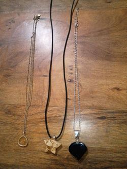 Assorted jewelry items bundle ..