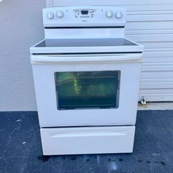 Amana White Electric Stove. 100% FULLY WORKING!