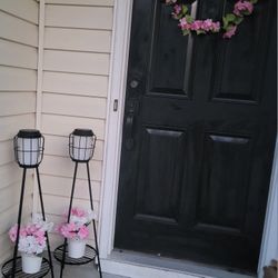 Set Of 5 2 Sollar Lamps 2 Flowers 1 Door Wreath $95For All