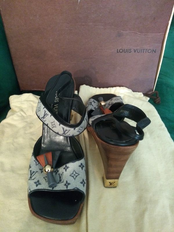 Authentic vintage Louis Vuitton shoes for Sale in Dallas, TX - OfferUp